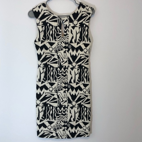 Everly Dresses & Skirts - 𝅺everly Sleeveless Dress - Sz Small